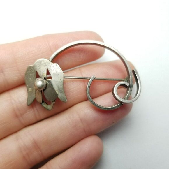 Vintage Beau Sterling Silver Abstract Dog Shape Brooch, Puppy Spiral Shape - Picture 7 of 7